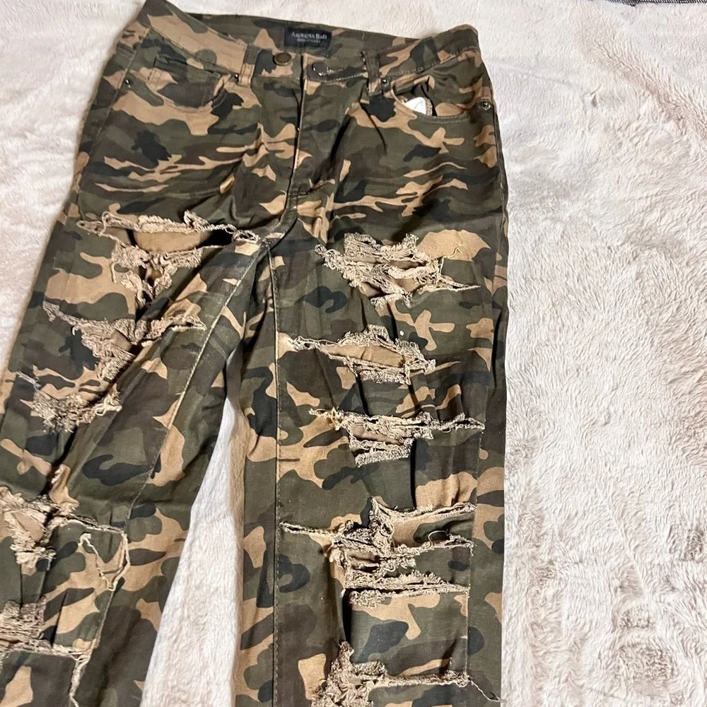 Camouflage jeans